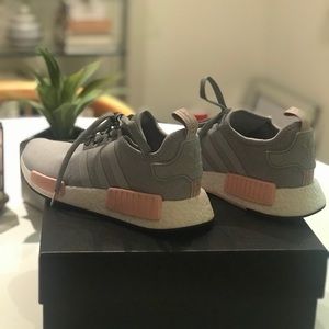 Adidas NMD R1 Grey/Pink